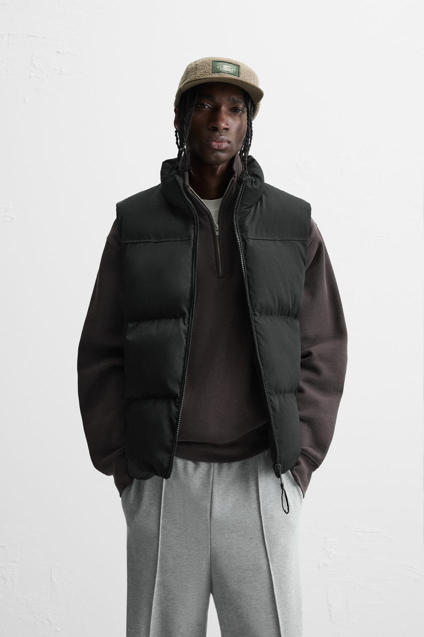 BLACK SLEEVELESS  JACKET