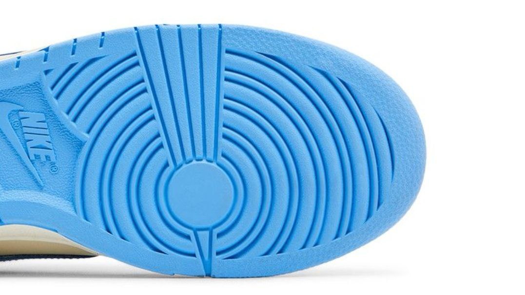 Dunk Low 'University Blue'