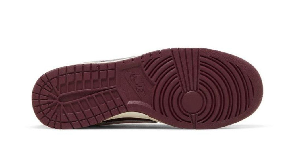 Dunk Low 'Valentine's Day'