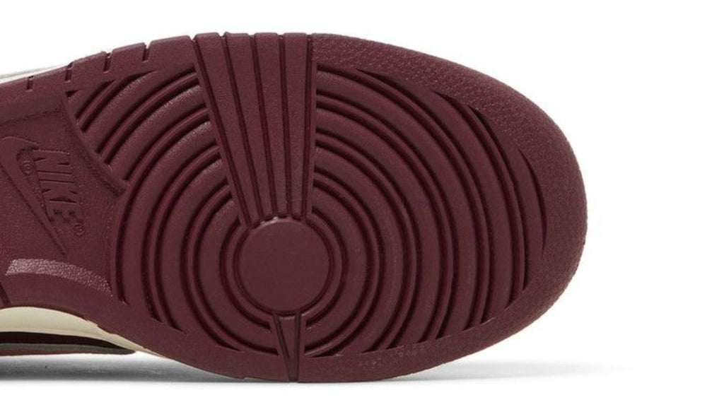 Dunk Low 'Valentine's Day'